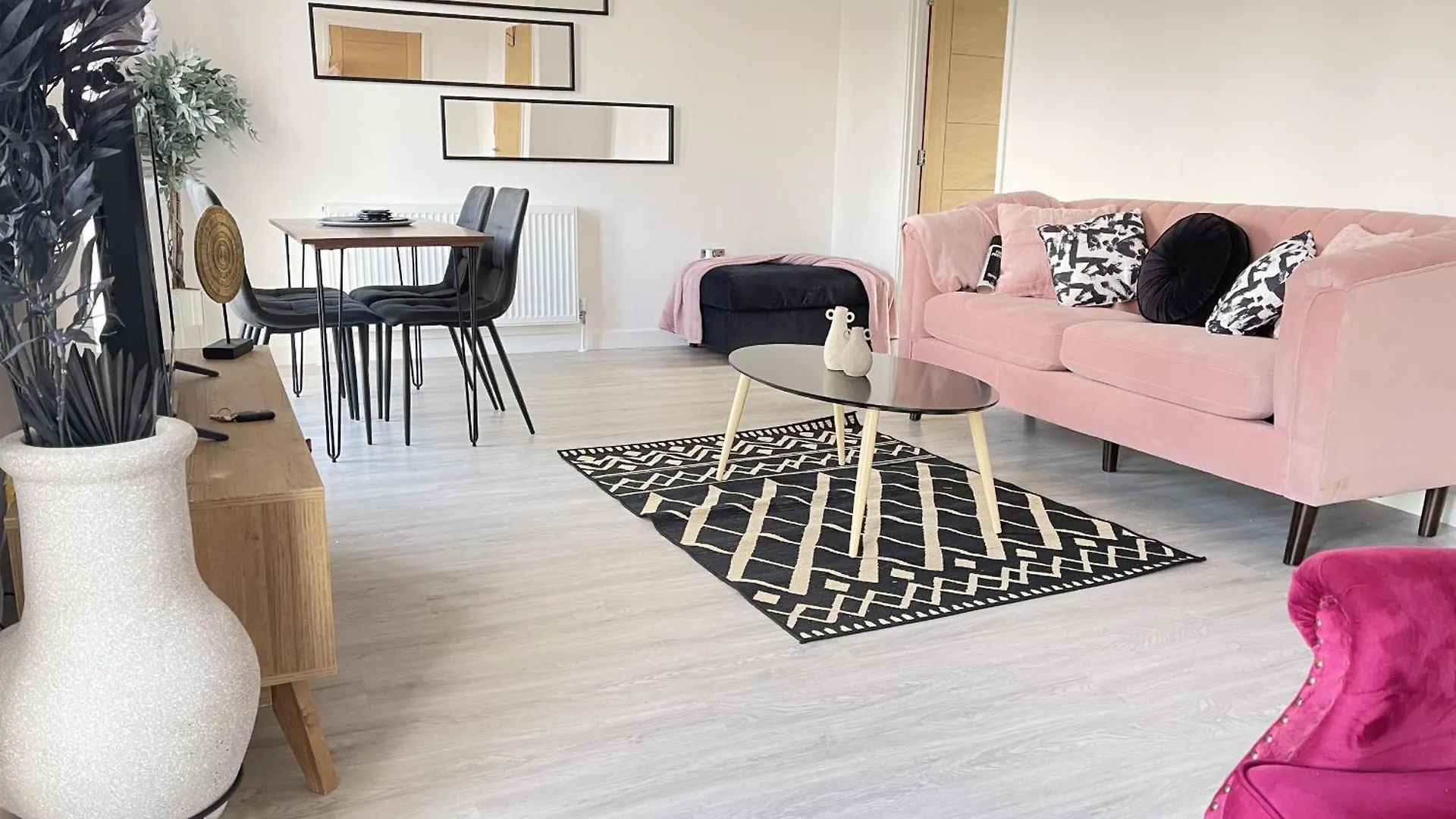 Дом отдыха Spacious 4 Bedroom, Wi-Fi, 2 Gardens, Sleeps 8 - Amethyst Кембридж Великобритания